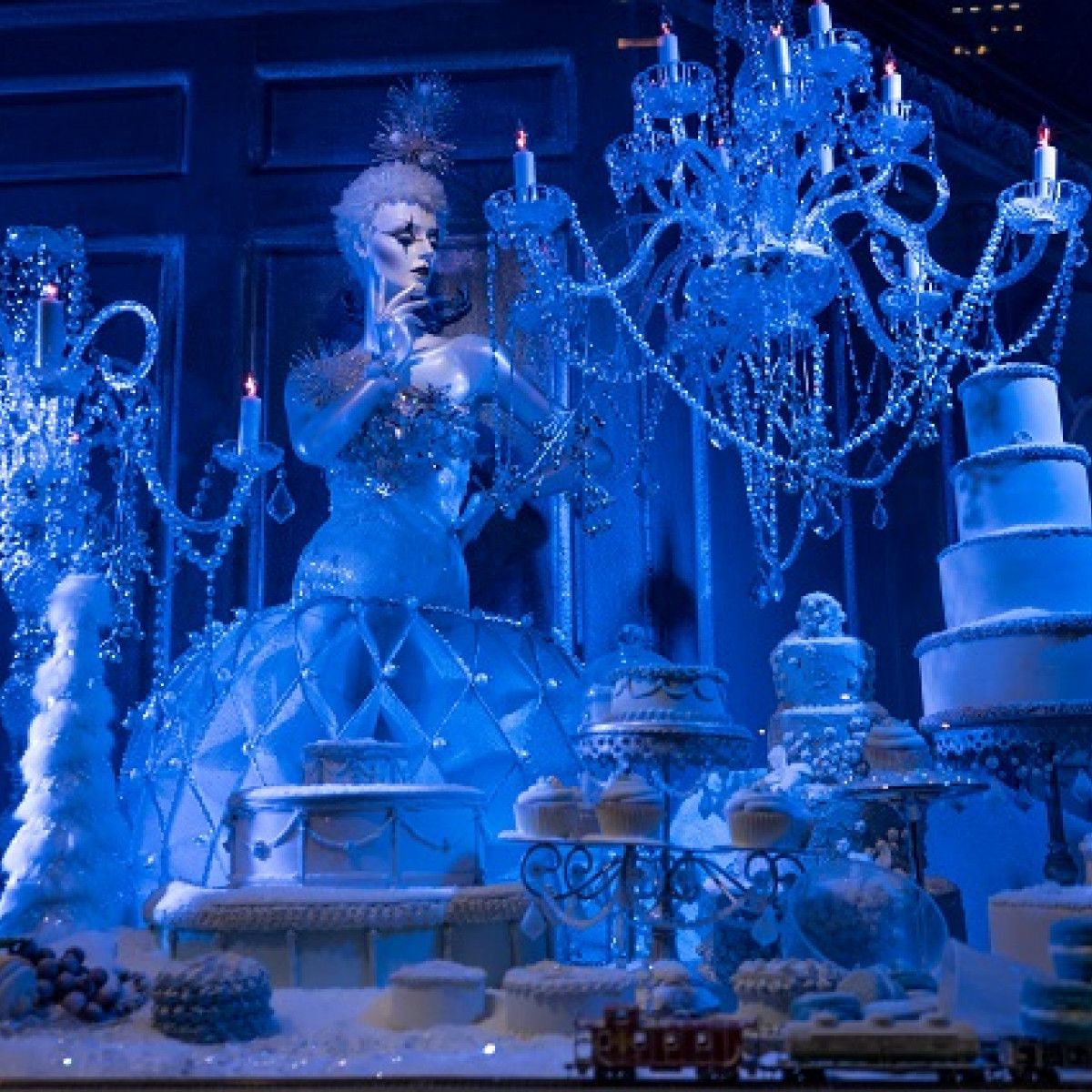 NYC: Bergdorf Goodman's 2008 Holiday window display - Cale…