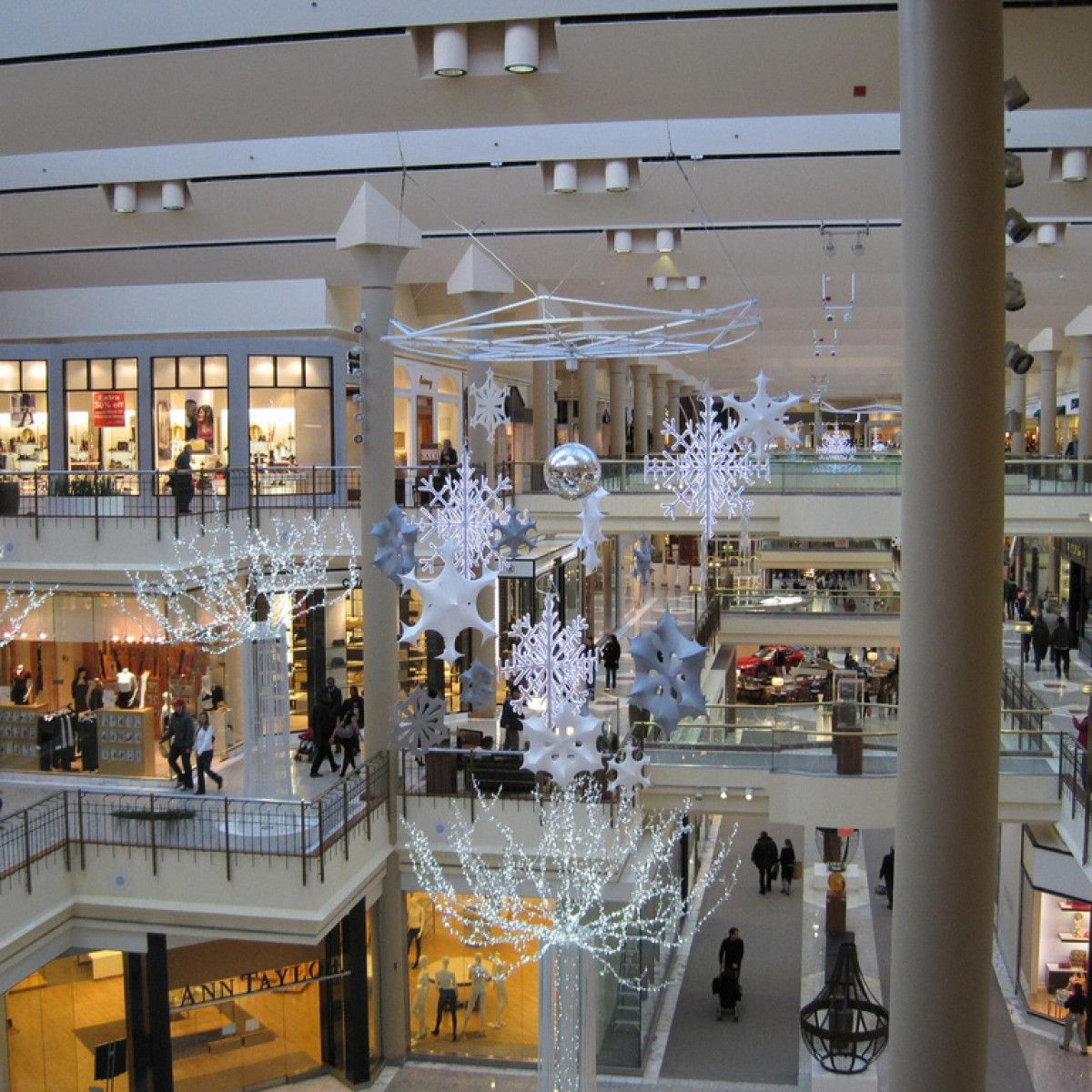 Tysons Galleria / Shopping Mall in McLean, VA USA 