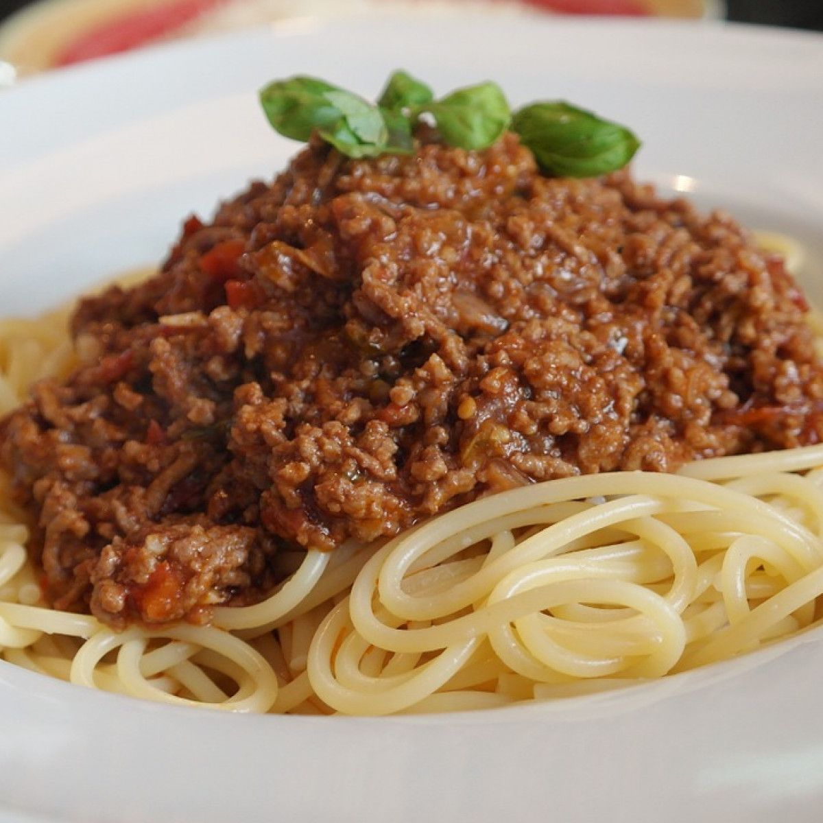 Spaghetti Bolognese and Diavola Pizza: the perfect duo that