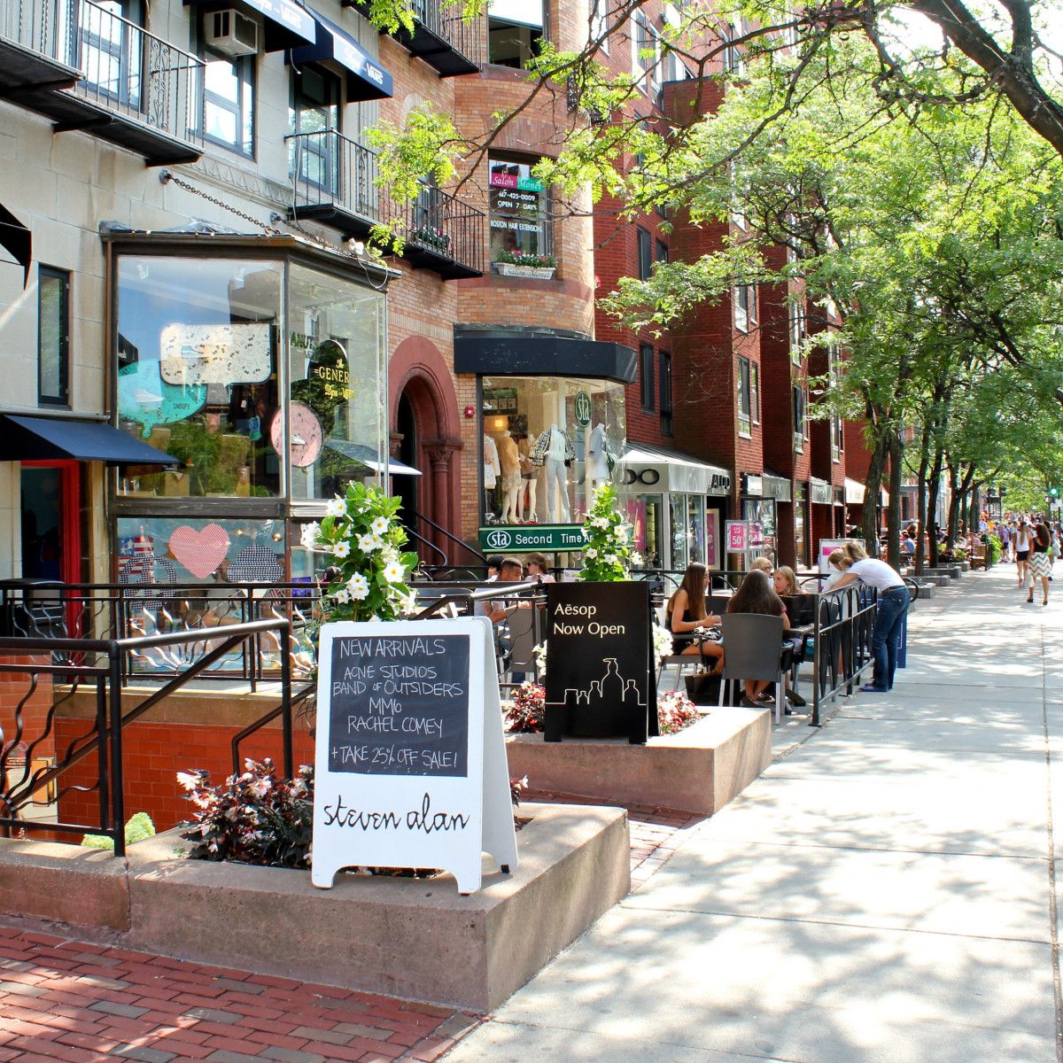 Beacon Hill Restaurants, Shopping, and Things To Do in Boston