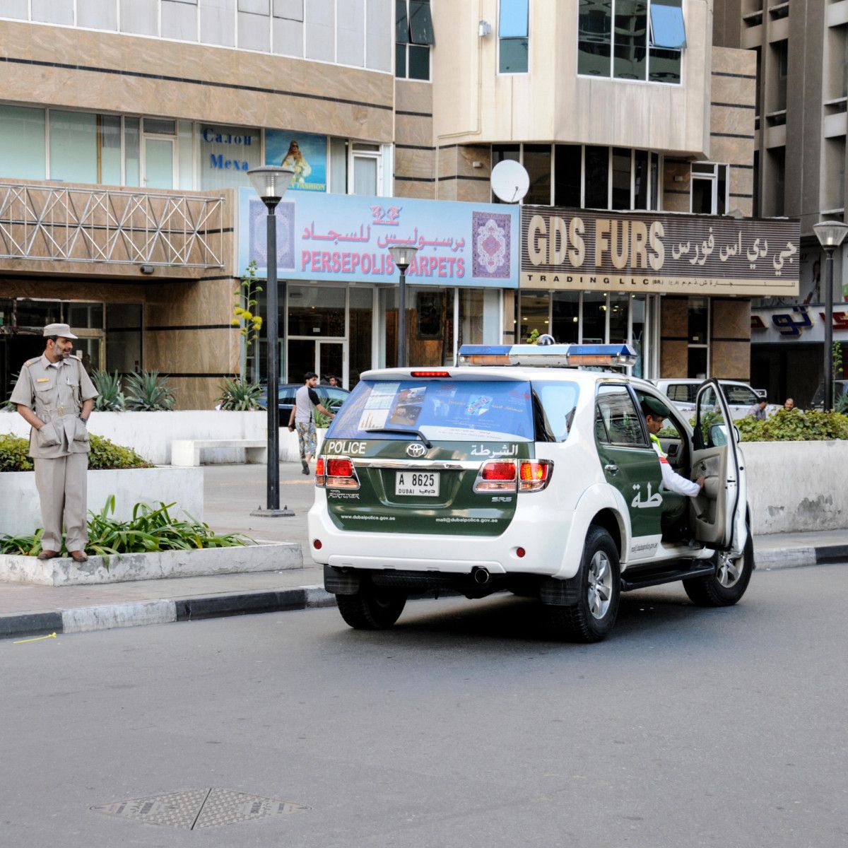 Pedestrian safety in Dubai : Rules, Regulations, Fines & More