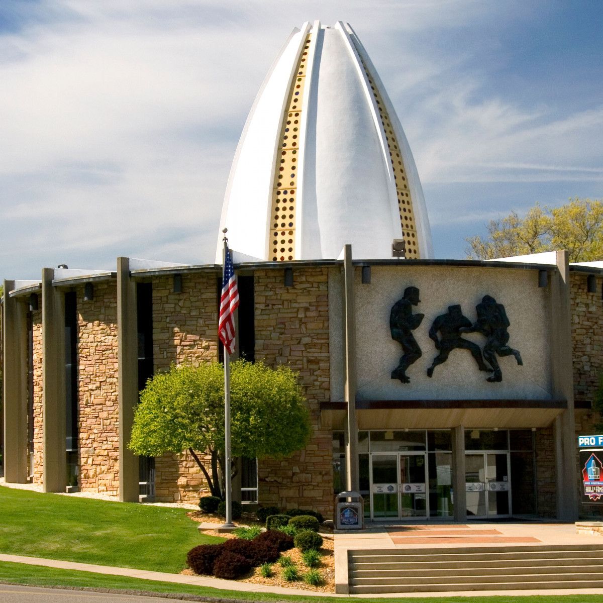 Restaurants near Pro Football Hall of Fame, Canton, OH