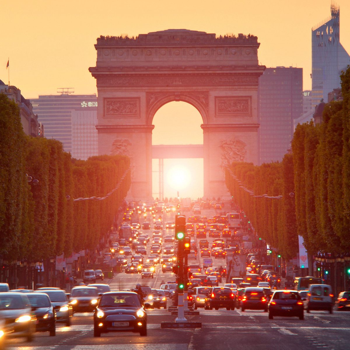 5 Things to do When Visiting the Champs Elysées in Paris
