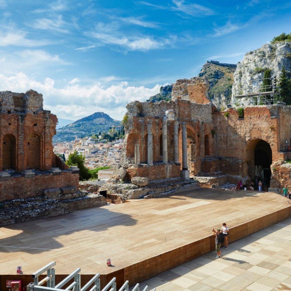 The Time Traveler's Guide to Sicily: History for Visitors