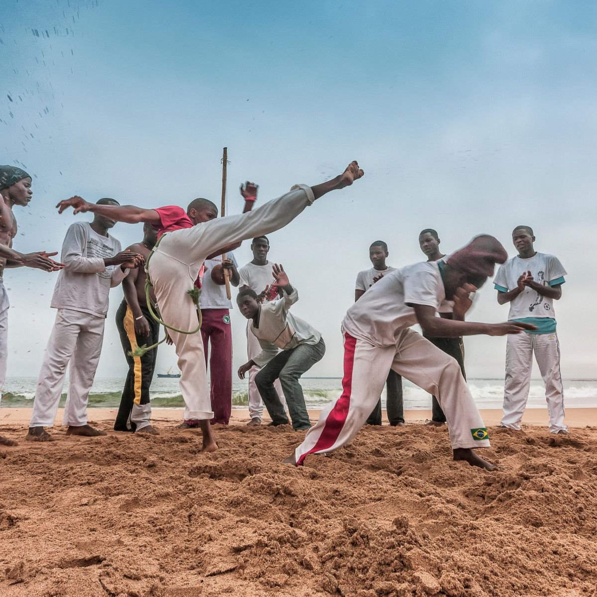 Popular Brazilian Portuguese through capoeira: from local to global