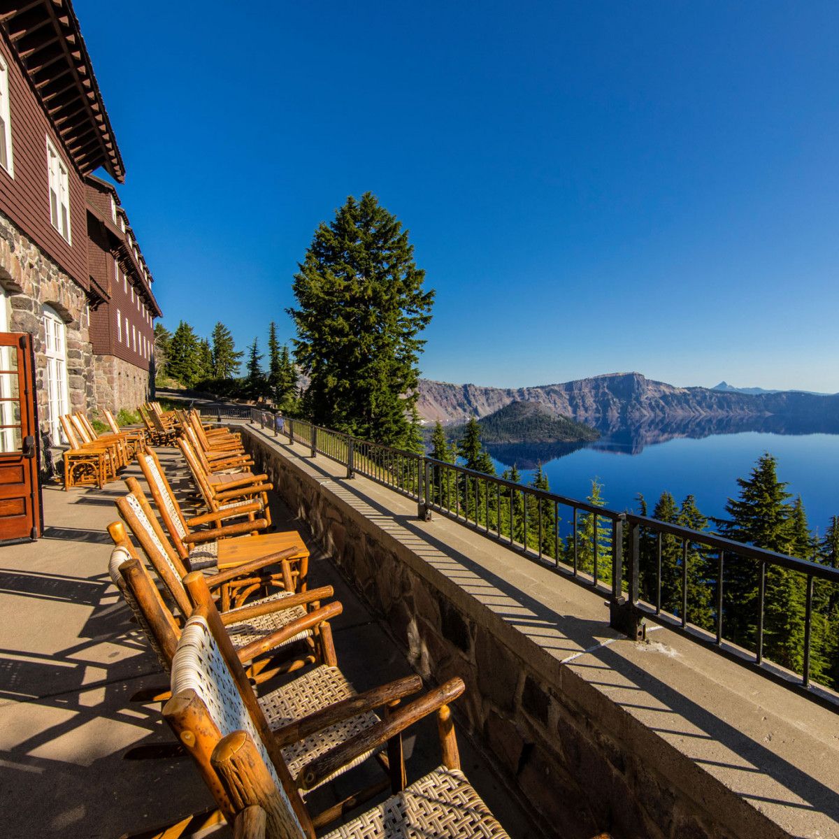 crater lake lodge dining room
