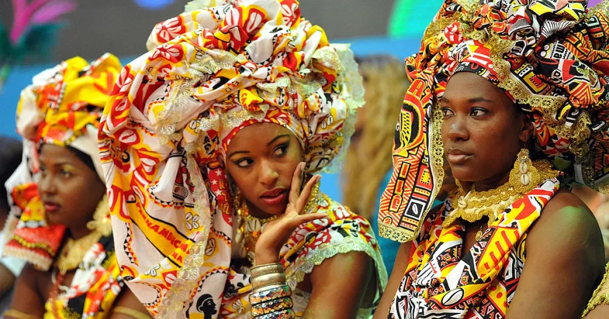 Carnival in Salvador Pays Tribute to Afro Carnival Groups - 25/01