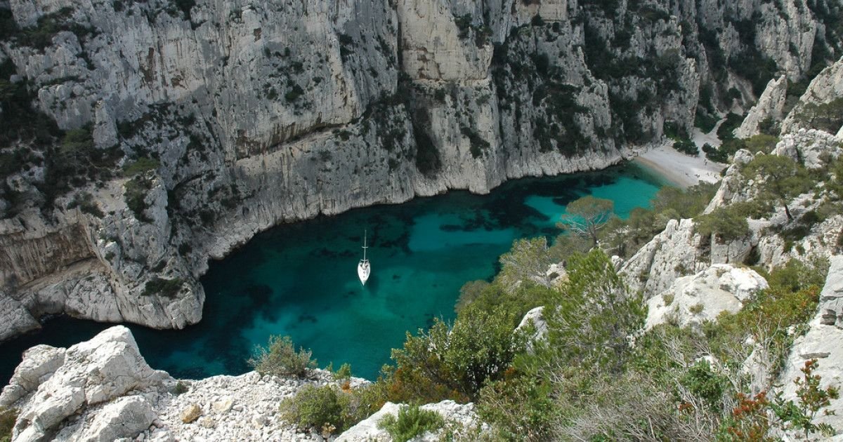 An Essential Guide to Les Calanques... | Culture Trip