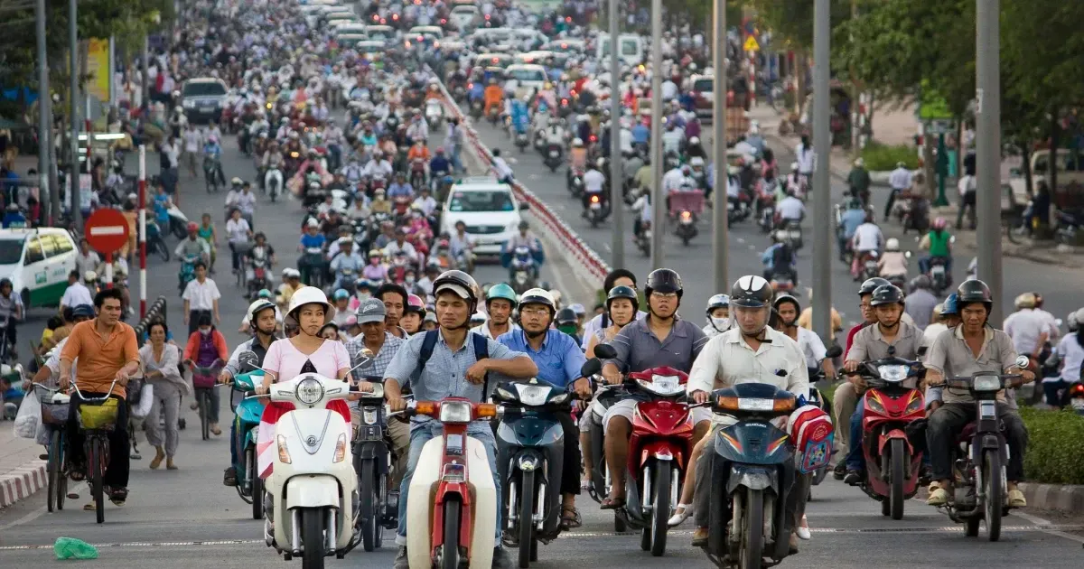 How to survive to Vietnamese traffic - Gadt Travel