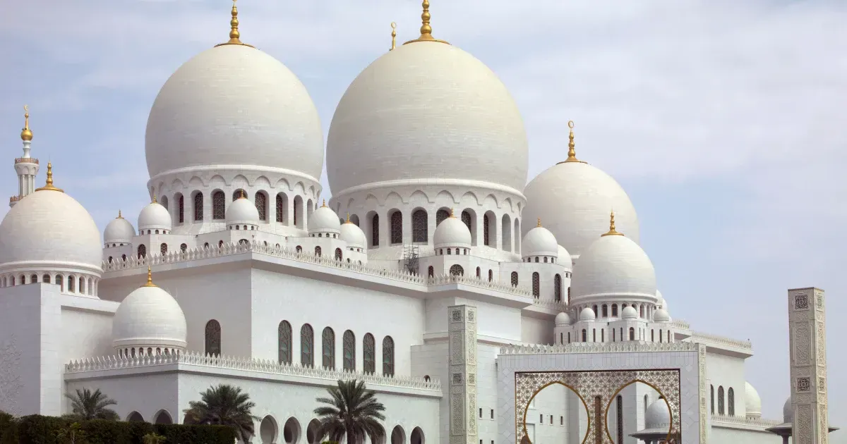 Why The Sheikh Zayed Mosque Is The Most Beautiful Mosque In The Uae