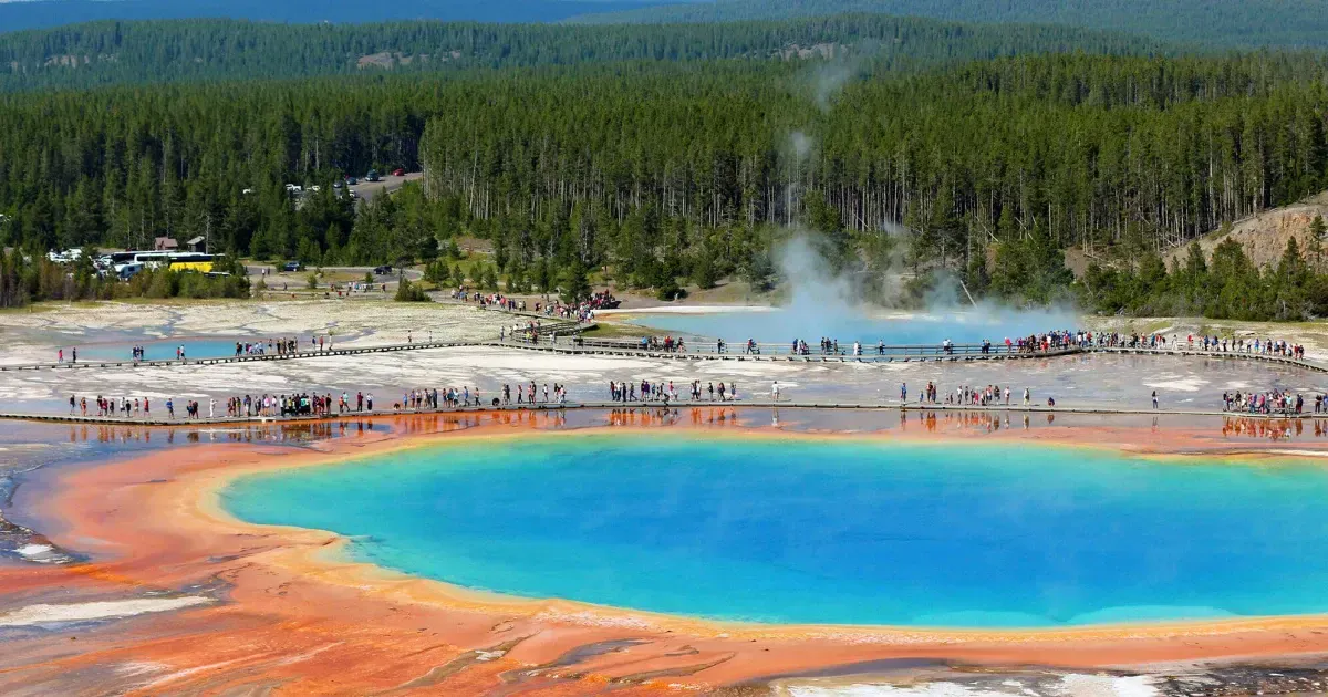 The Best Hotels To Book Near Yellowstone National Park Usa