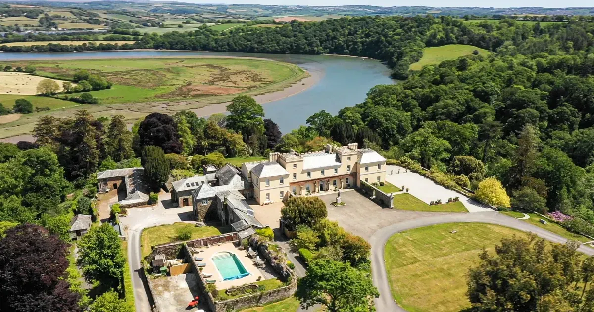 The Best Cottages To Book In Cornwall   Pentillie Castle And Estate.webp