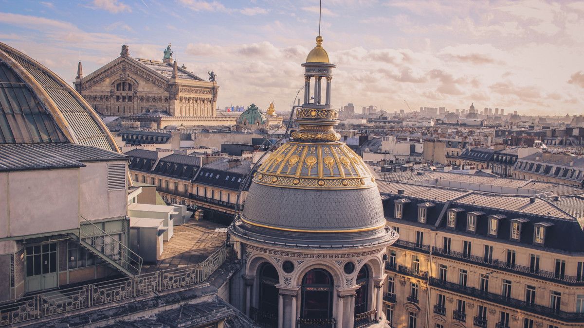 Aerial view of the Samaritaine and rooftops. Paris. France Stock Photo -  Alamy