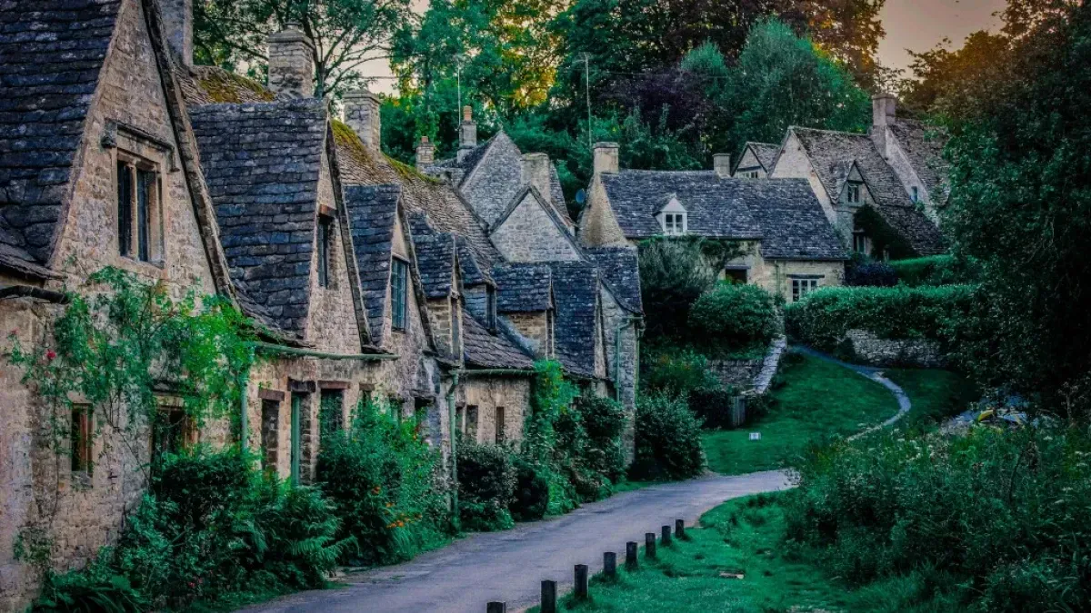 1,585 Bibury Village Royalty-Free Images, Stock Photos & Pictures