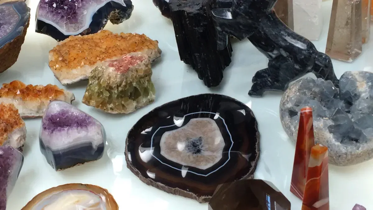 5 Spiritual Shops to Buy Crystals, Herbs and other Healing Items