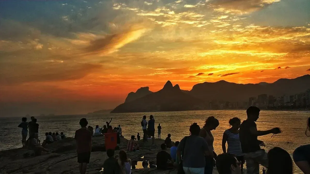 You Can Do This: Garota da Urca Bar - Connect Brazil