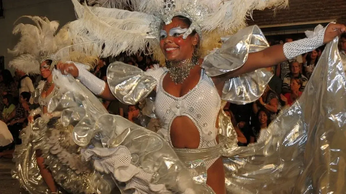 Fun, Revelry and Costumes: the Similarities Between Carnaval and