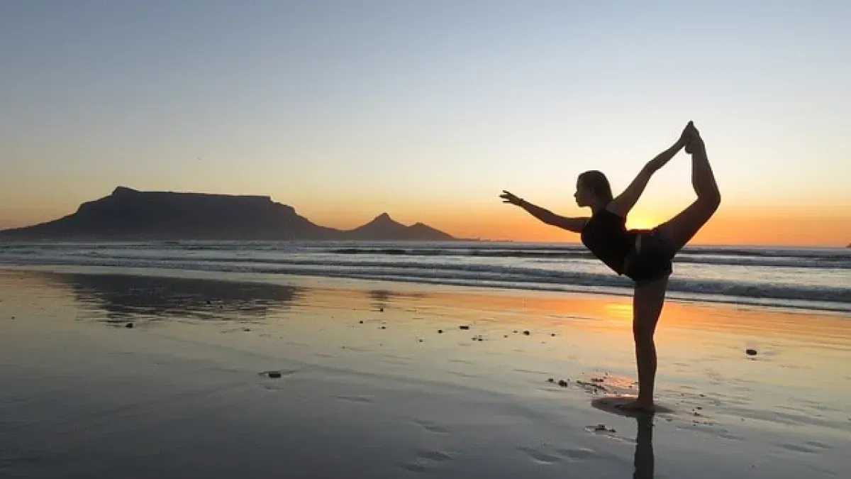 The Best Ways to Practice Yoga on the Beach – Panama Jack®