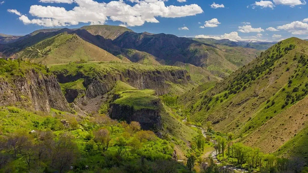 Best Time To Go To Armenia, Weather And Climate. 5 Months To Avoid!