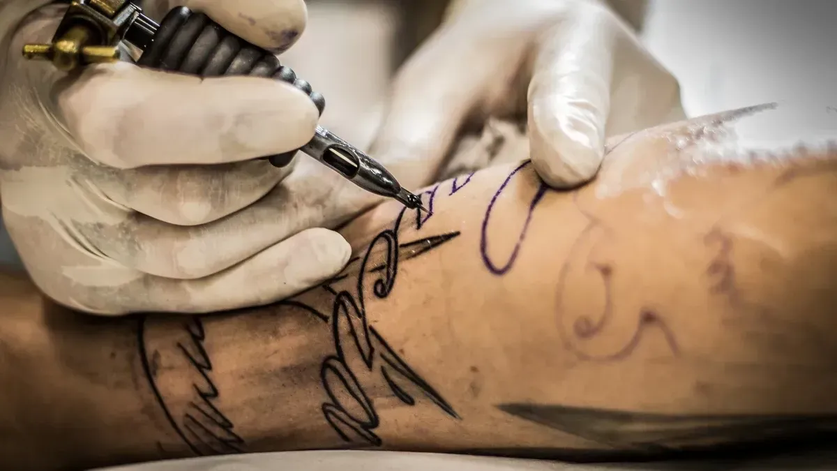Tati Compton on the art of stick-and-poke tattoos | ROADBOOK