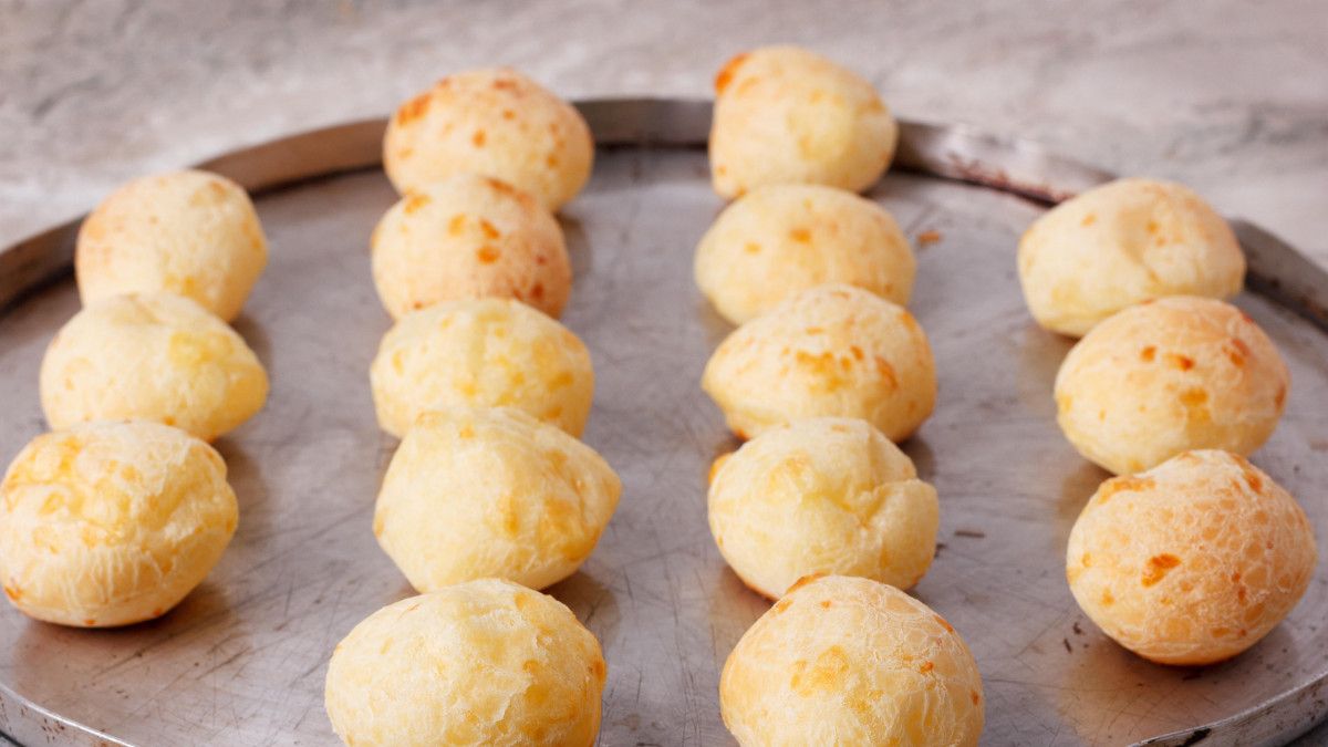 Pão de queijo is the history of Brazil in a moreish cheese snack, Brazil  holidays