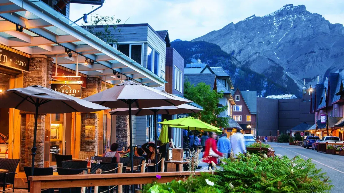 The Best Bars In Banff Alberta