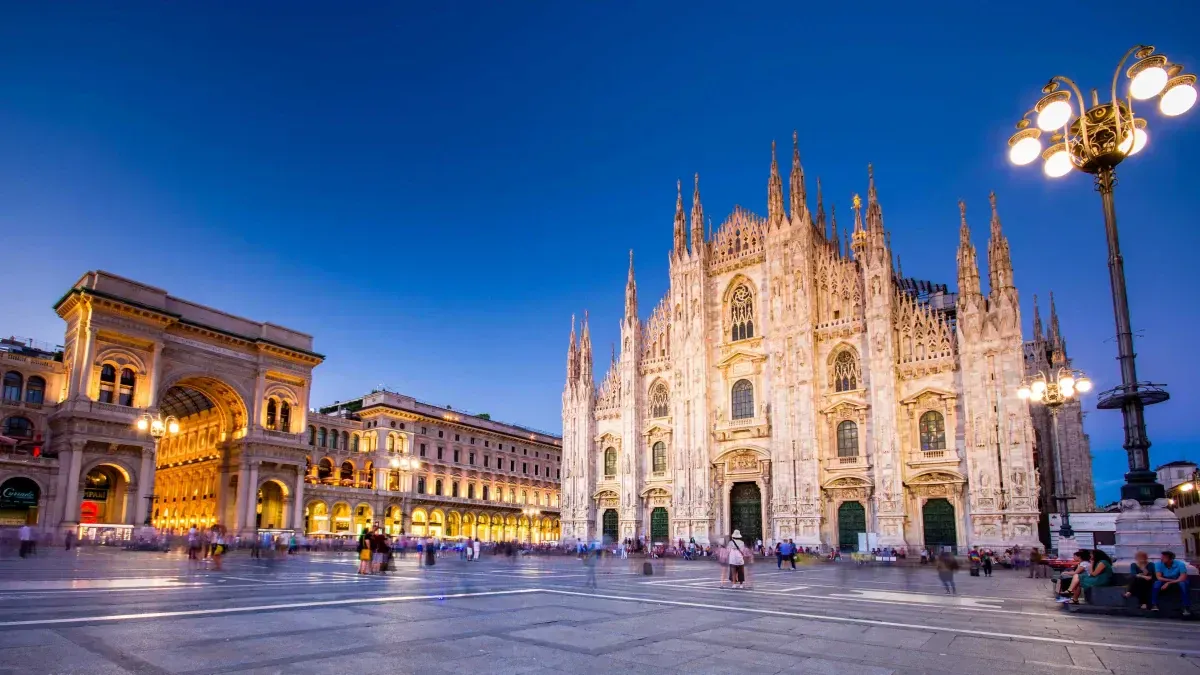 Rinascente milano hi-res stock photography and images - Alamy