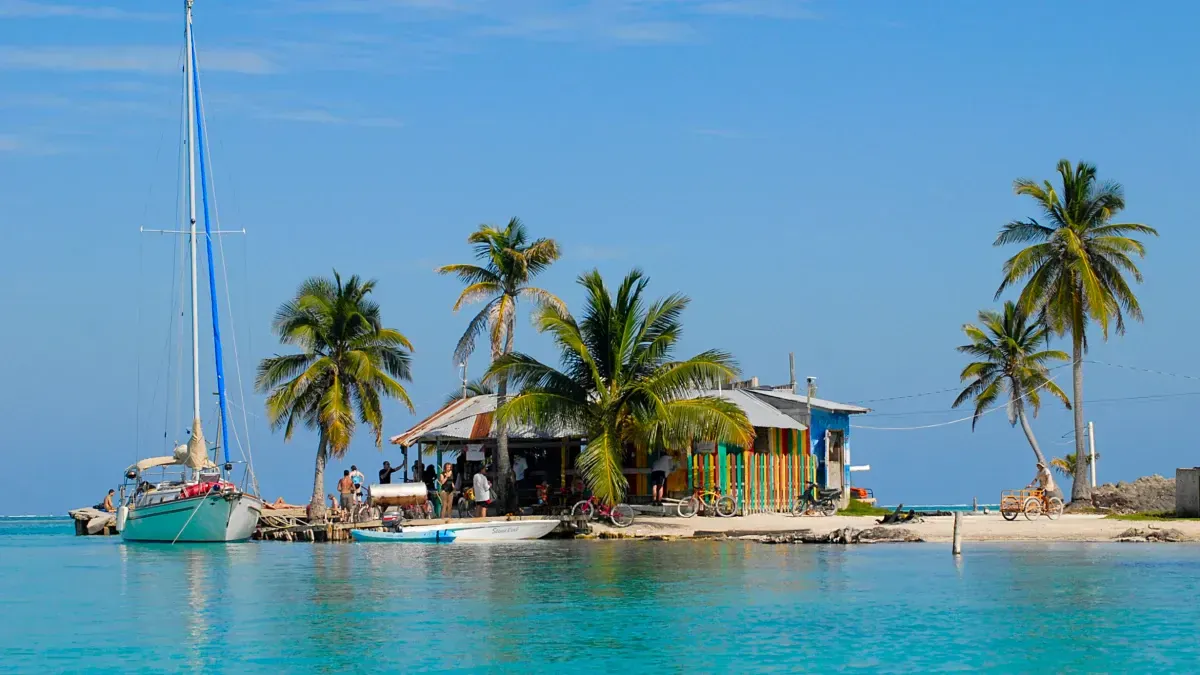 A Guide To Sailing In And Around Belize