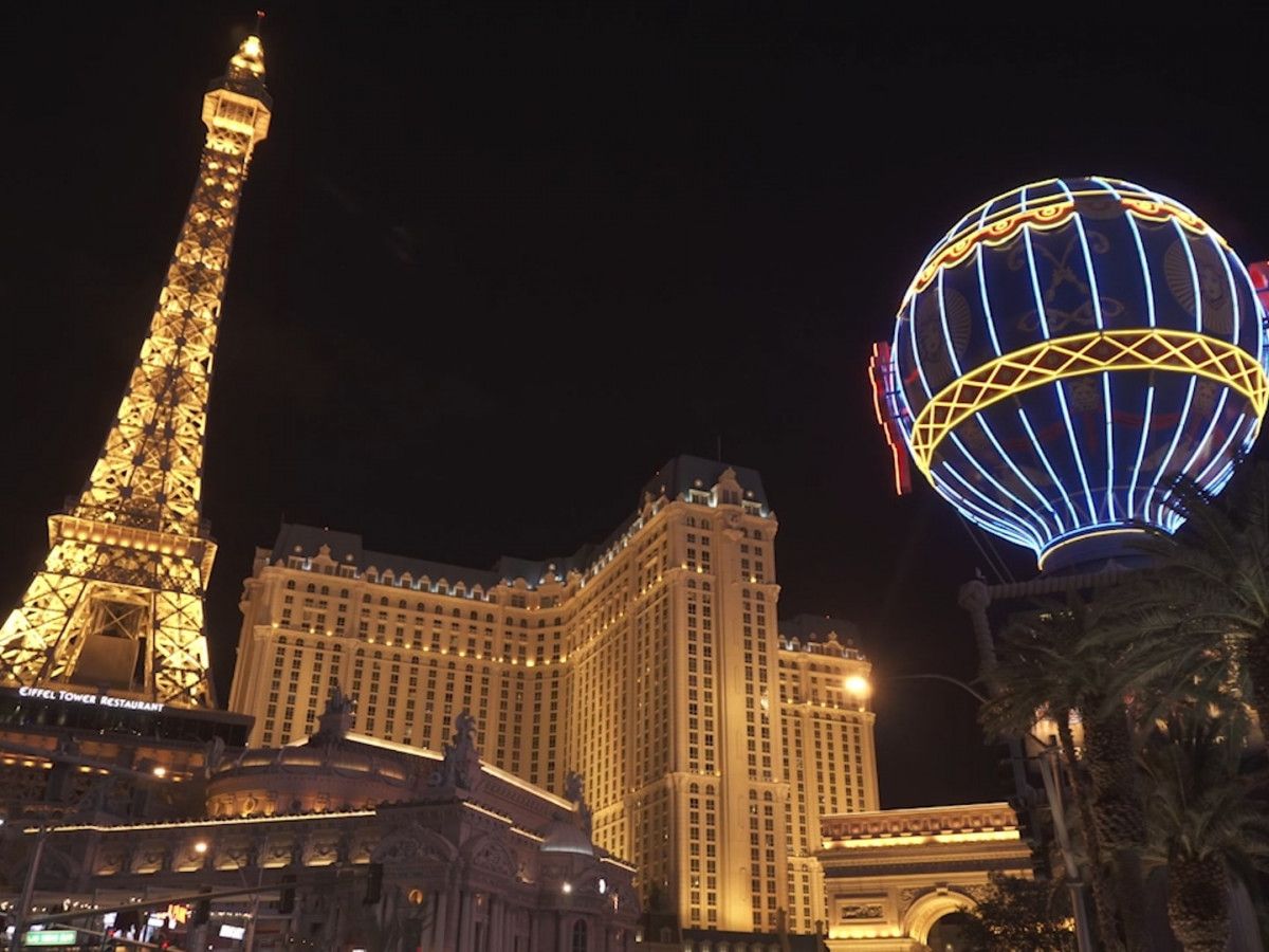 Eiffel Tower at Paris Las Vegas Gets Light Show