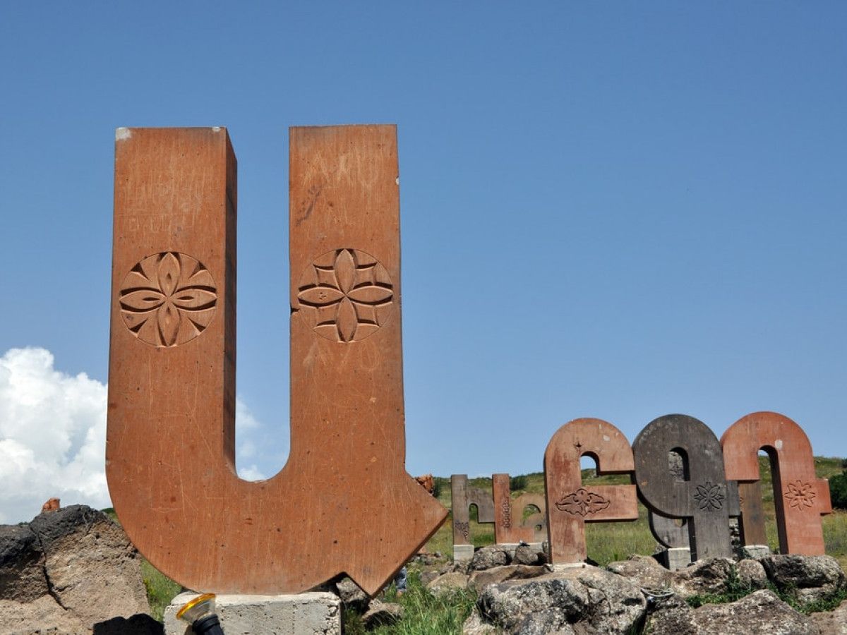 Armenian alphabet - History of Armenian writing - ArmGeo