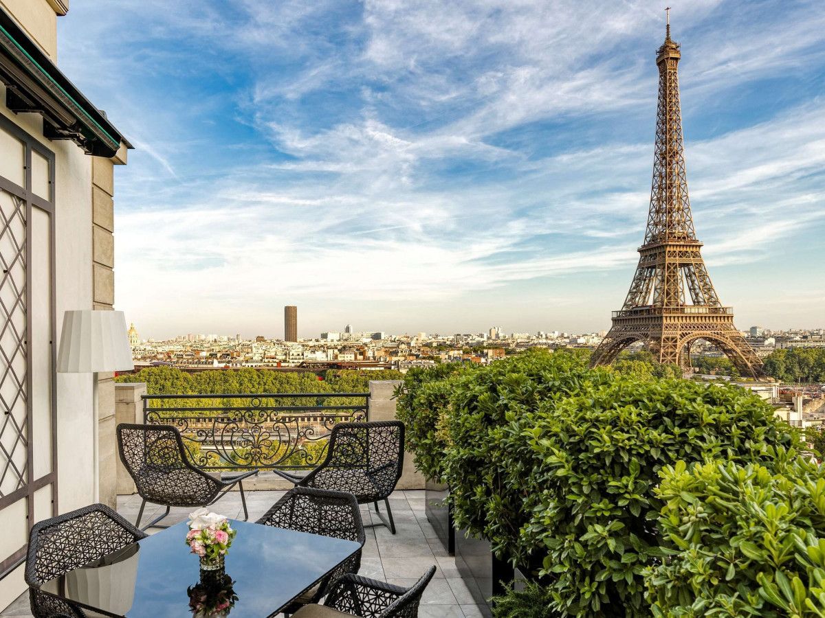 11 Paris hotels with breathtaking Eiffel Tower views