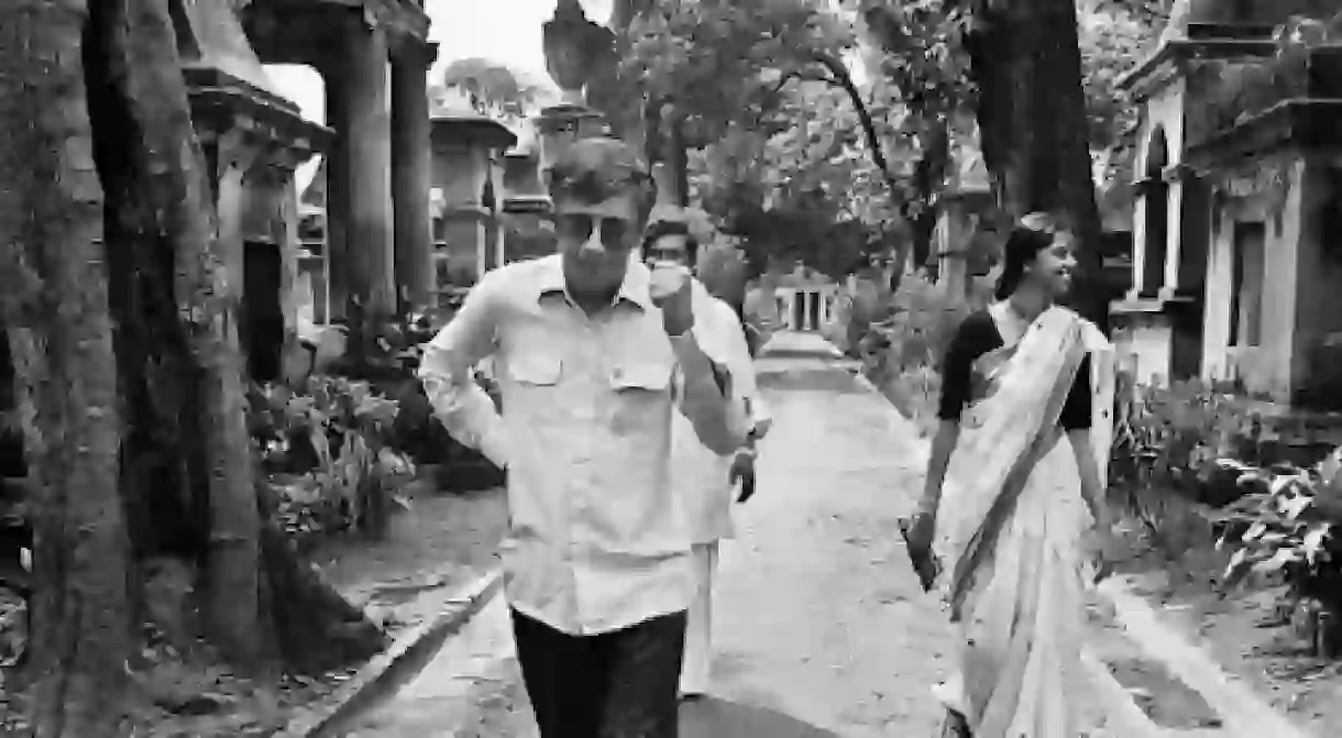 Dom Moraes with Ina Puri at the Park Street Cemetery, Calcutta, 1980