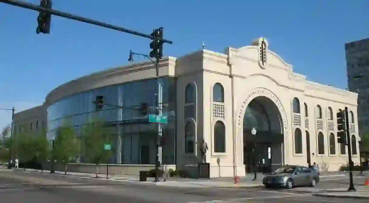 Outside of Harold Washington Cultural Center