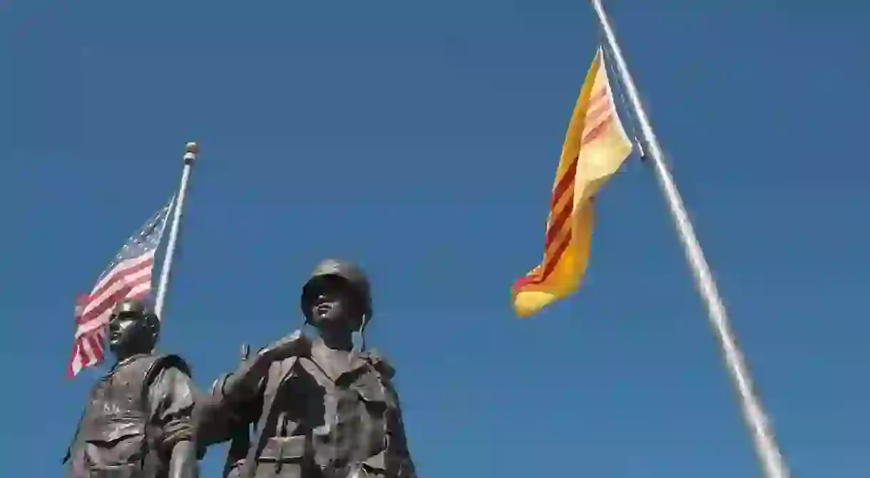 Statues at the Vietnam War Memorial ⓒ InSapphoWeTrust/Flickr