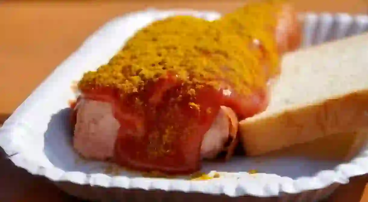 Currywurst med toast