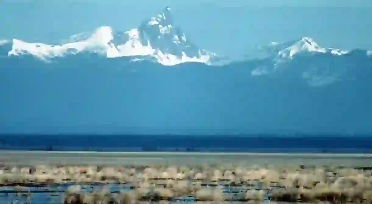 Lower Klamath NWR marsh and mountains