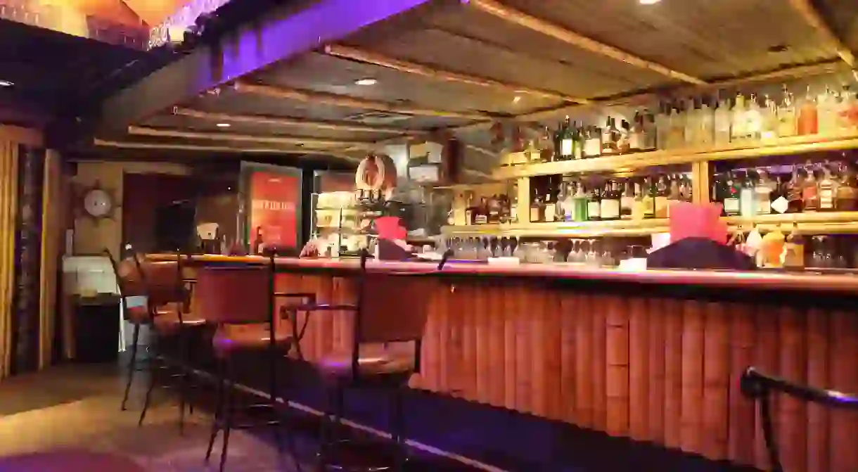 Bar