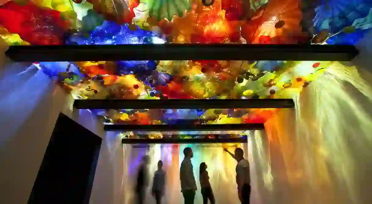 Dale Chihuly, Persian Ceiling, 1999 15 x 28’ de Young Museum, San Francisco, installed 2008.