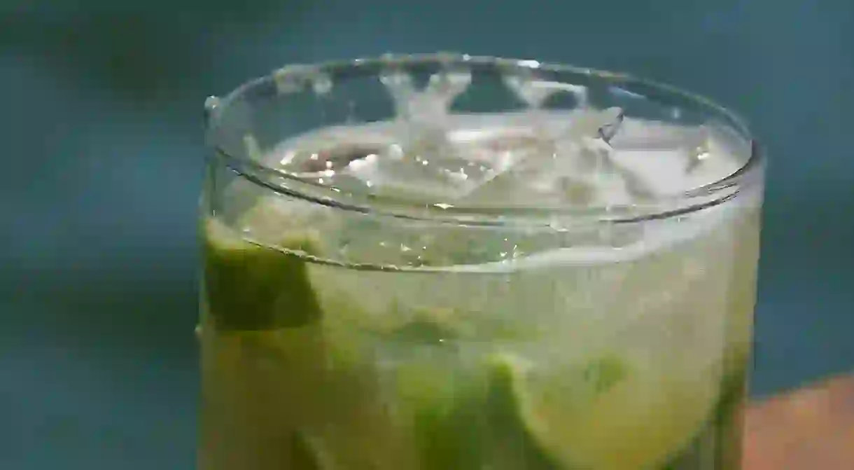 Lime caipirinha