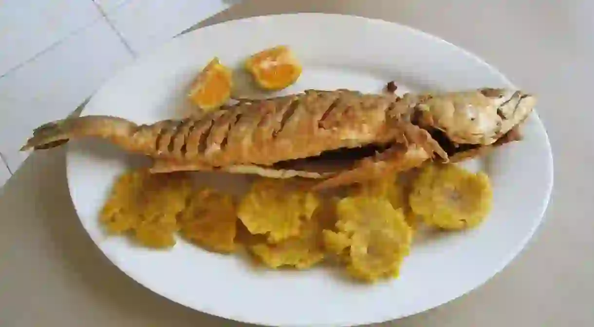 Fried plantains and fish, a Dominican tradition