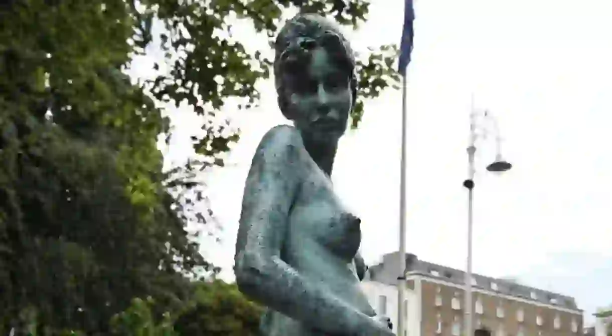 Sculpture in Merrion Square