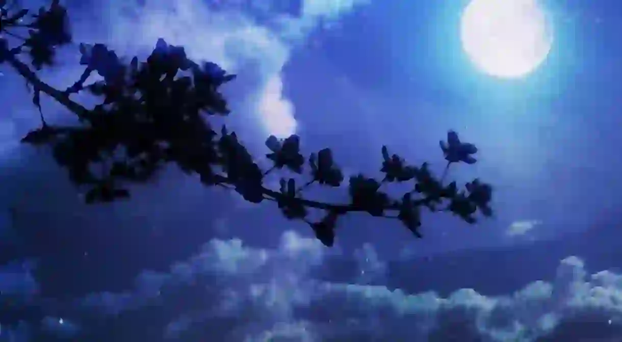 Renga must make reference to both flowers and the moon