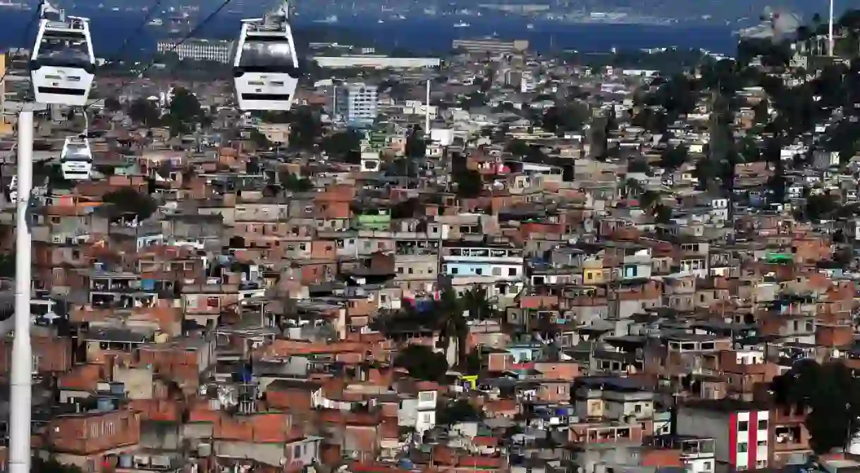 Complexo de Alemao with its cable cart system