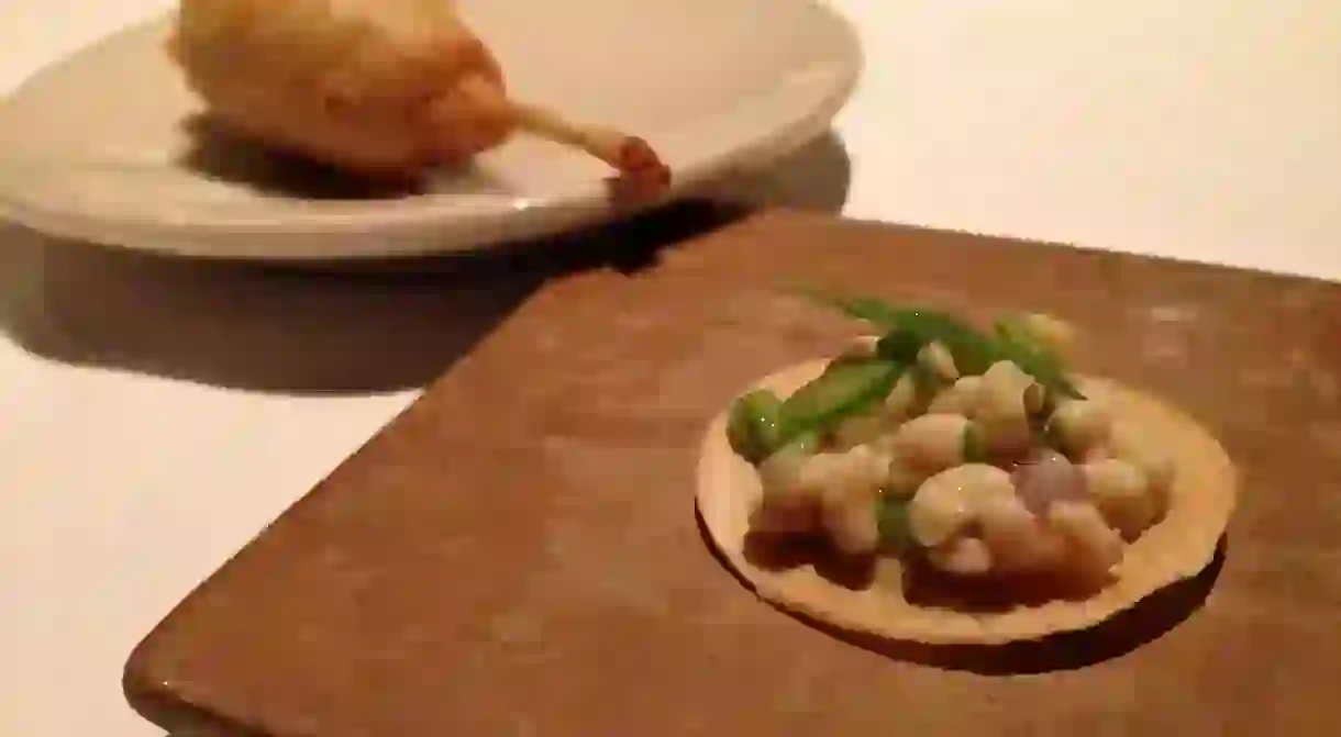 Tostada de escamole, Pujol