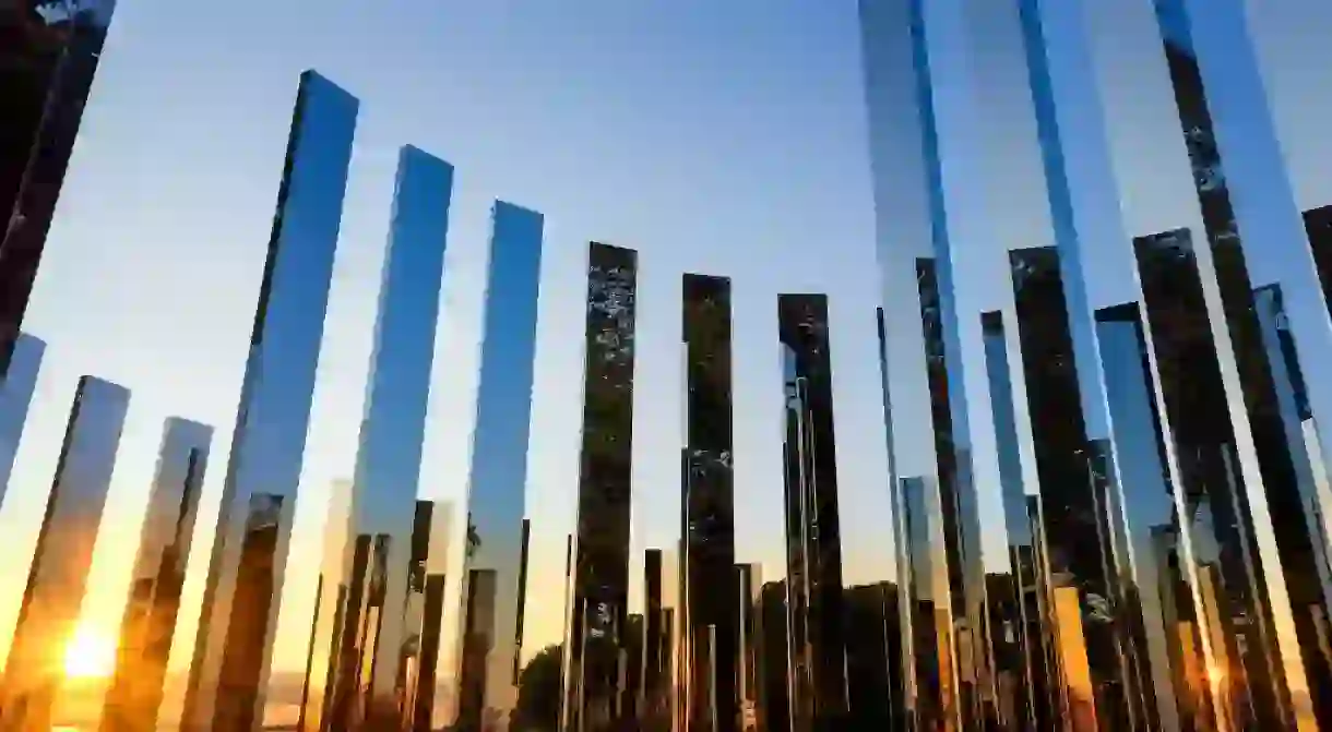 Installation view of Jeppe Hein, A New End, 2016, at World’s End in Hingham, MA. Part of the Art and The Landscape series presented by The Trustees of Reservations. Photo by Mark Gardner, Courtesy of The Trustees.