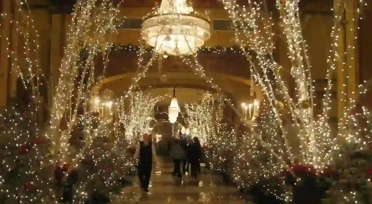 Roosevelt Hotel New Orleans lobby entrance