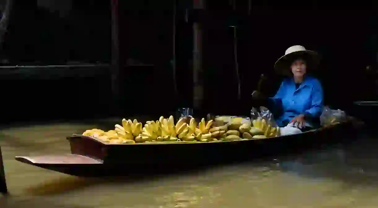 Floating fruit vendor