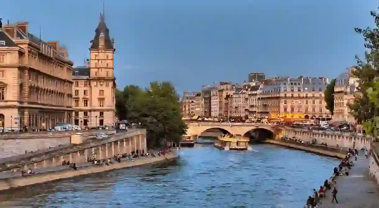 The left and right banks of Paris during the summe