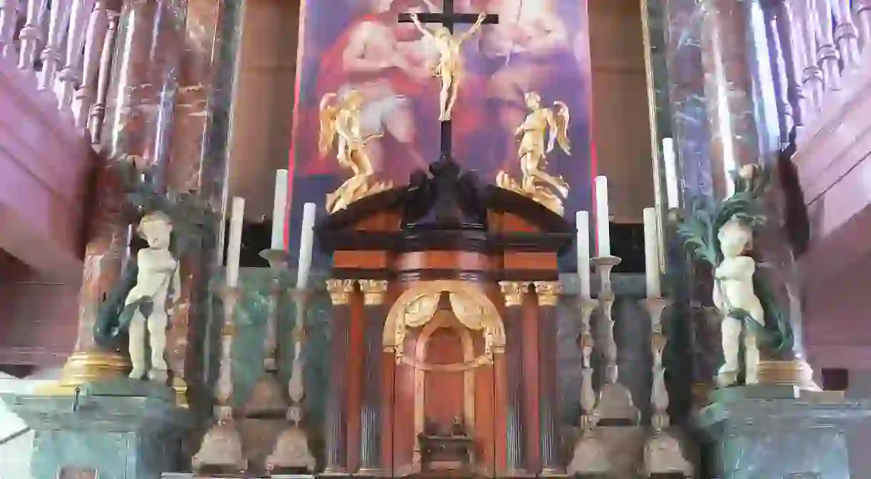 Ons Lieve Heer op Solders altar
