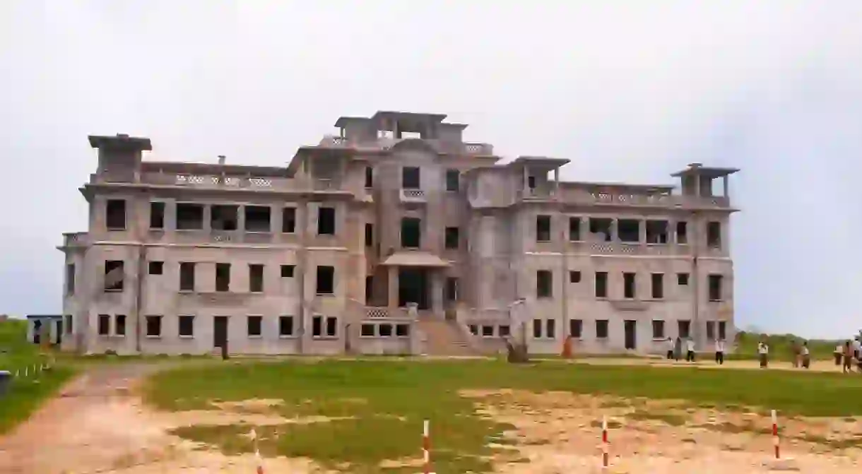 The ruins of the Palace Hotel and Casino at Bokor Hill Station. Copyright: svetlana eremina/ shutterstock-com